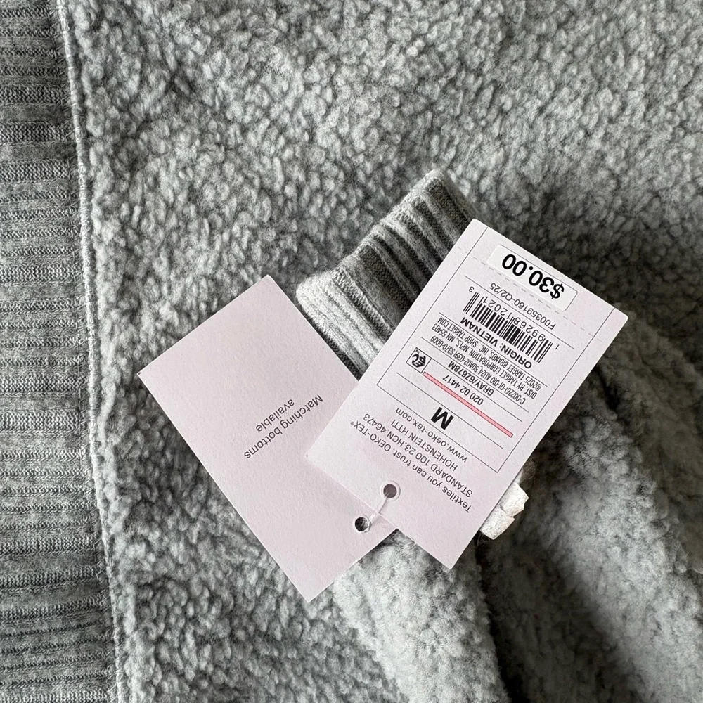 NWT Auden pullover Sweater in Light Gray - Picture 4 of 4
